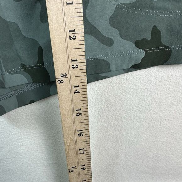 Mountain Hardwear Shorts Womens Large Green Camo DYNAMA 2 Shorts Stretch Pull On - Picture 4 of 10